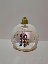 Deliziosa palla decorativa con Babbo Natale al suo