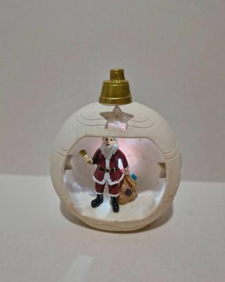 Deliziosa palla decorativa con Babbo Natale al suo
