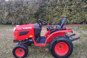 Trattore usato compatto Kubota B1220
