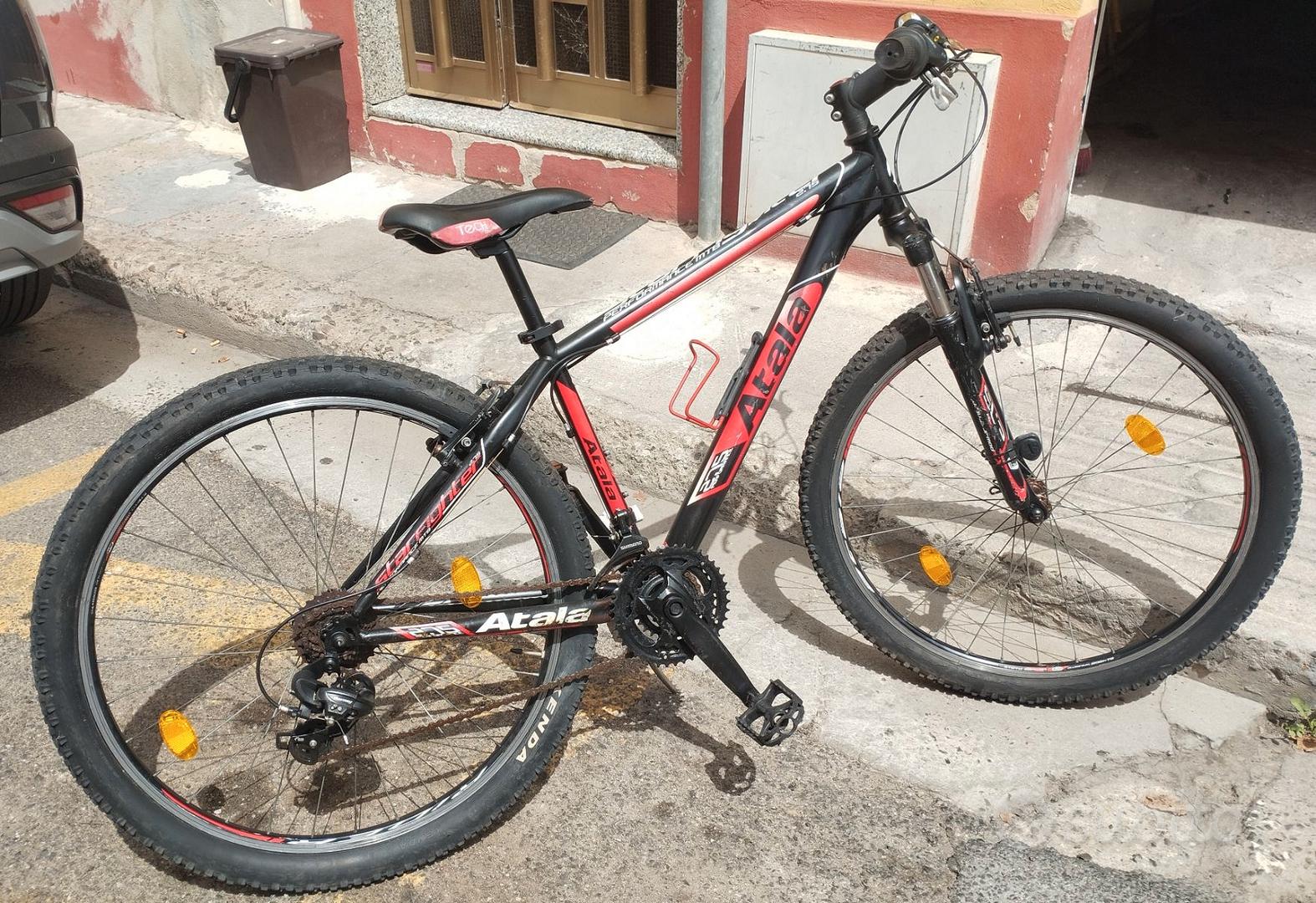 Xenter 150 Yamaha Xenter 125 Sottosella PLASTICA SOTTO SELLA USATA - Main Image