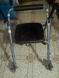 Deambulatore pieghevole