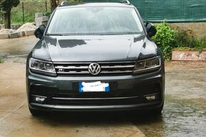 Volkswagen Tiguan R-Line 150cv manuale