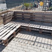 divano da giardino con pallett 