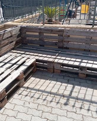 divano da giardino con pallett 