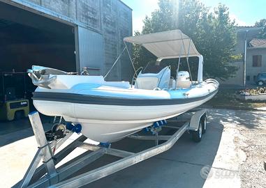 Gommone 8 mt mod RIB 760 nuovo motore evinrude 200