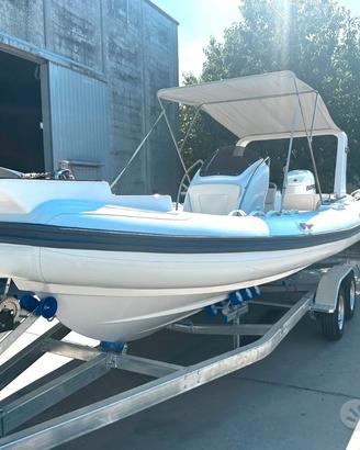 Gommone 8 mt mod RIB 760 nuovo motore evinrude 200