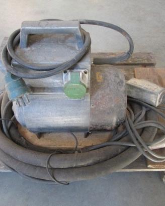 Vibratore per calcestruzzo
