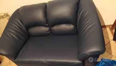 Divano in pelle due posti