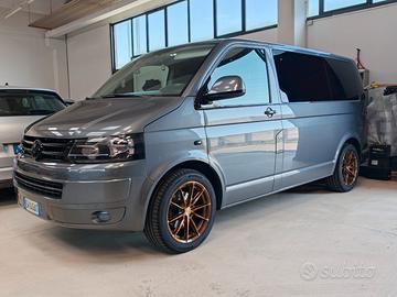 Volkswagen Caravelle 9 posti 140 CV Manuale 