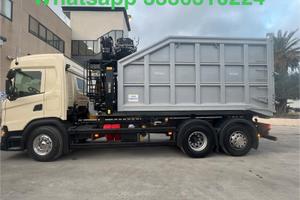 Scarrabile scania g450 euro 6 con cassa gru