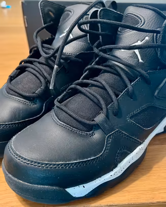 Scarbe Nike Jordan da bambino nr 37