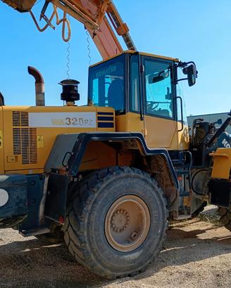PALA GOMMATA KOMATSU WA  320 PZ - USATA
