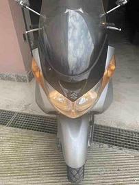 Suzuki Burgman 400 - 2004