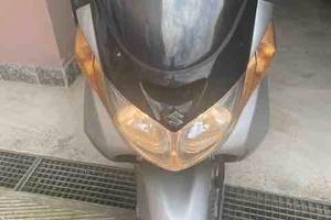 Suzuki Burgman 400 - 2004