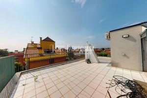 Esclusivo 4 locali con terrazzo e doppi servizi
