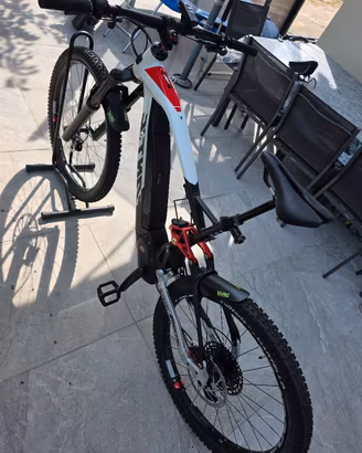 bicicletta elettrica  Fantic