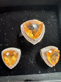 Anello e orecchini oro, diamanti, e topazio 