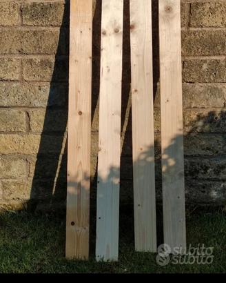 Tavole di legno levigate 