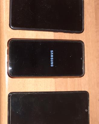 cellulari Samsung vari modelli possibilme blocco. 