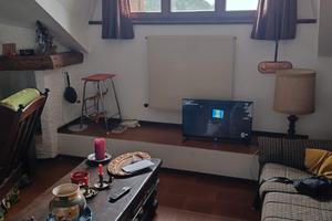 Ampio 5 locali con doppi servizi, camino, cantina