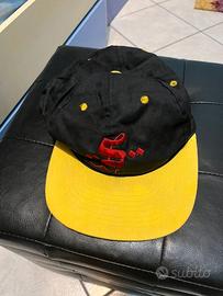 Cappellino vintage nero e giallo
