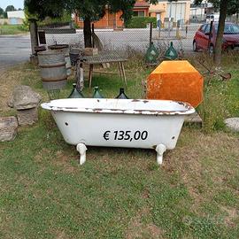 Vasca da bagno  in ferro con piedini freestanding