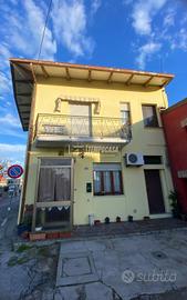 BILOCALE INDIPENDENTE CON POSTO AUTO