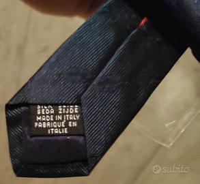 Cravatta in seta colore blu