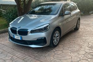 BMW 225xe ibrida plug-in