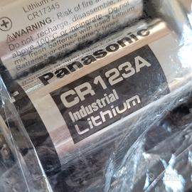 LITHIUM -  CR123  (4 pezzi)  -  nuove