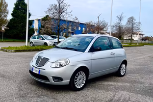 Lancia Ypsilon 1.2 69 CV Unyca