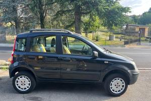 Panda 4x4 del 2005 1.2 KM 134000 5500€