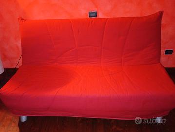 divano letto rosso