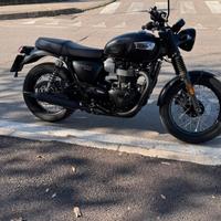 Triumph Bonneville T100 Black