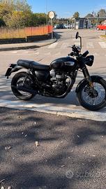 Triumph Bonneville T100 Black