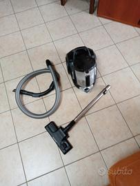 Rowenta aspirapolvere 900Watt con accessori 