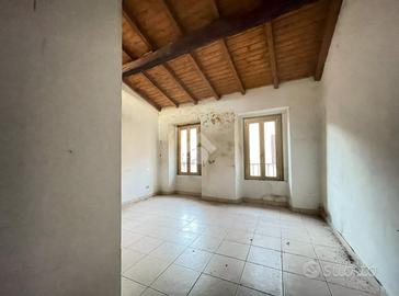 2 LOCALI A PORTO CERESIO