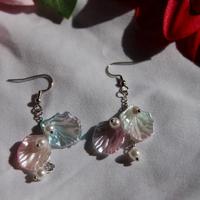 orecchini con conchiglie e perle