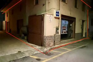 Locale su più livelli centro paese
