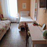 Camere da letto matrimoniale e singole