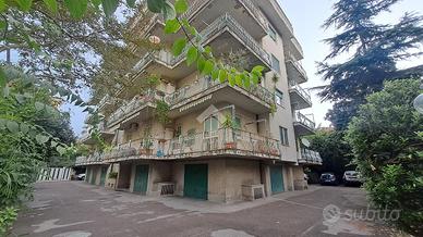 2 LOCALI A CAVA DE' TIRRENI