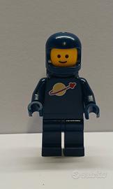 Lego minifigure classic space