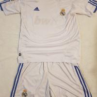 Completo del Real Madrid di Ronaldo