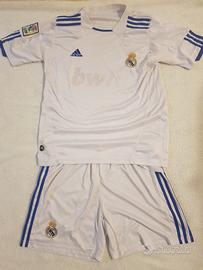 Completo del Real Madrid di Ronaldo