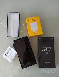 Realme GT7 Pro 12/512 GB + caricabetteria 120W 550