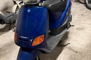 Piaggio Zip fast rider