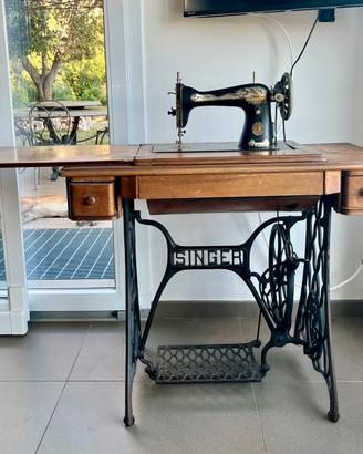 Singer 15K anno 1931 con mobile