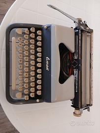 Macchina da scrivere d'epoca