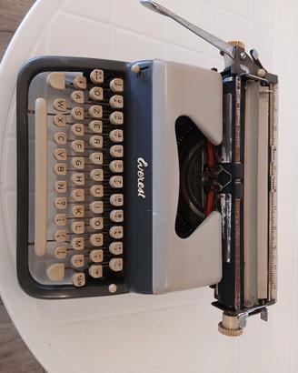 Macchina da scrivere d'epoca