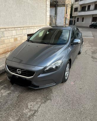 Volvo V40 D2 kinetic 2015 - 180.000 km